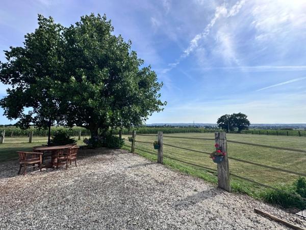 Propriété équestre à vendre – 7 pièces – 2,8 hectares – LANDELLES-ET-COUPIGNY (14), Calvados, Normandie