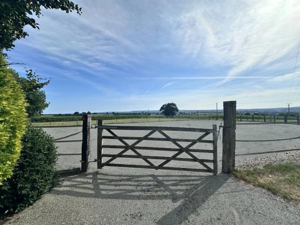 Propriété équestre à vendre – 7 pièces – 2,8 hectares – LANDELLES-ET-COUPIGNY (14), Calvados, Normandie