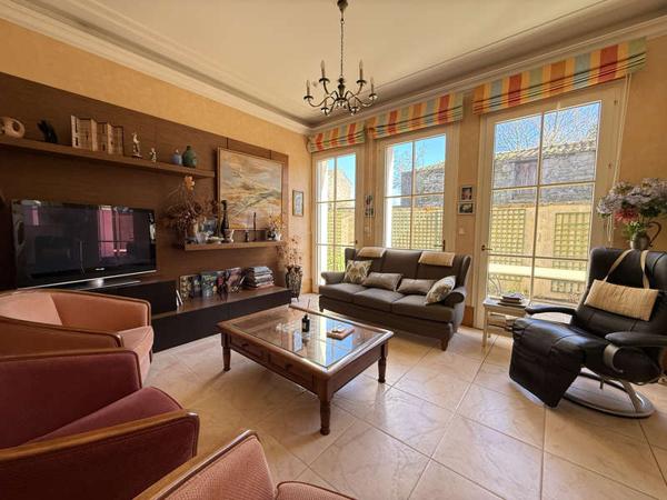 MONTAIGU-VENDEE / Vente Maison 9 Pièces 220 m²