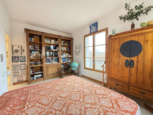 MONTAIGU-VENDEE / Vente Maison 9 Pièces 220 m²