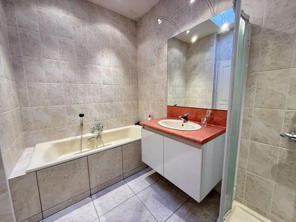 MONTAIGU-VENDEE / Vente Maison 9 Pièces 220 m²