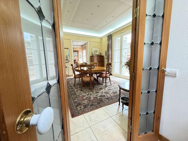MONTAIGU-VENDEE / Vente Maison 9 Pièces 220 m²