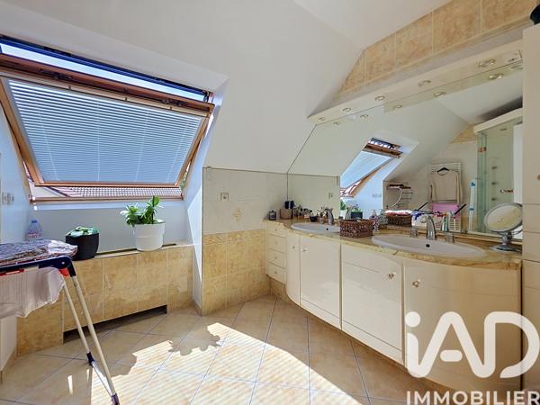 Maison à vendre 8 pièces 244,72 m² La Queue-en-Brie