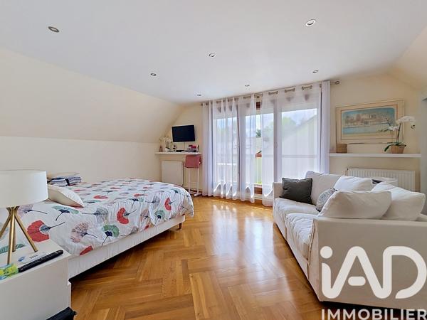 Maison à vendre 8 pièces 244,72 m² La Queue-en-Brie