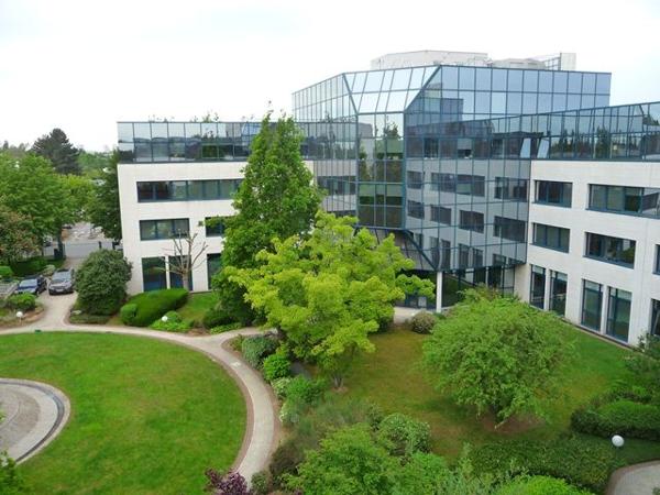 A louer bureaux rénovés et climatisés au sein d'un programme qualitatif