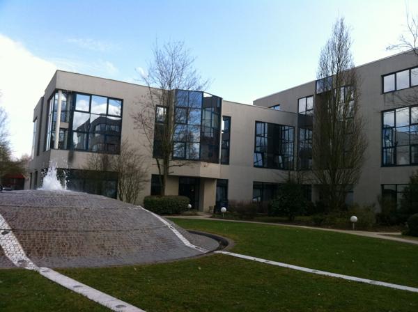 A louer bureaux rénovés et climatisés au sein d'un programme qualitatif