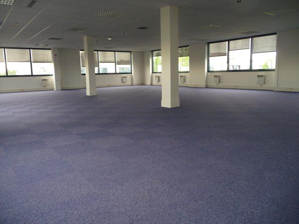 A louer bureaux rénovés et climatisés au sein d'un programme qualitatif