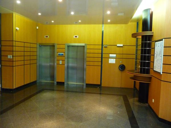 A louer bureaux rénovés et climatisés au sein d'un programme qualitatif