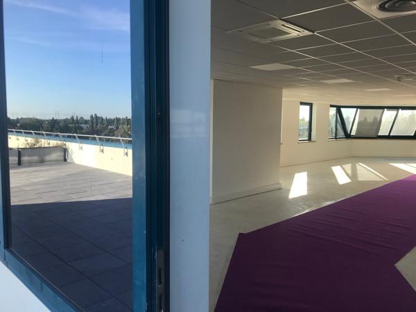 A louer bureaux rénovés et climatisés au sein d'un programme qualitatif