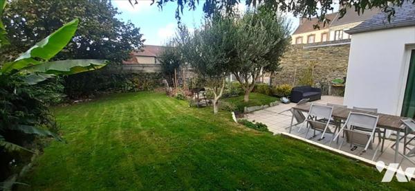 MAISON RENOVEE EQUEURDREVILLE CENTRE + 4 CHAMBRES + GARAGE + JARDIN