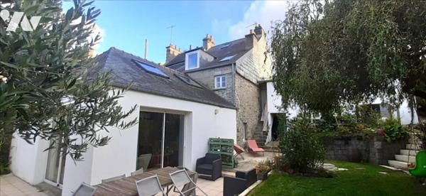 MAISON RENOVEE EQUEURDREVILLE CENTRE + 4 CHAMBRES + GARAGE + JARDIN