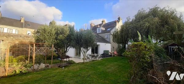 MAISON RENOVEE EQUEURDREVILLE CENTRE + 4 CHAMBRES + GARAGE + JARDIN