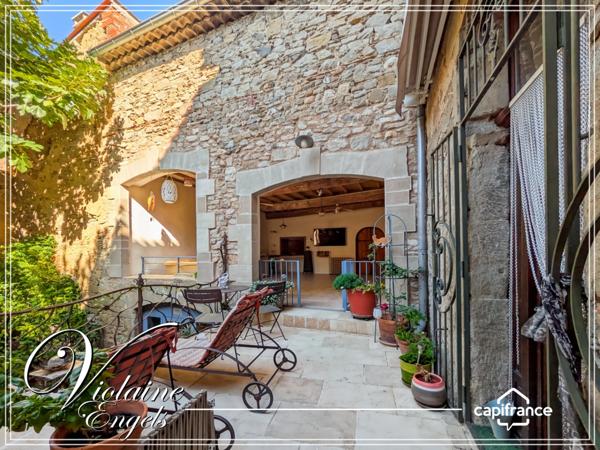 Maison de maître avec tour médiévale et piscine intérieure – Azille (11700)