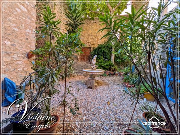 Maison de maître avec tour médiévale et piscine intérieure – Azille (11700)