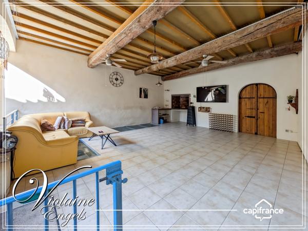 Maison de maître avec tour médiévale et piscine intérieure – Azille (11700)