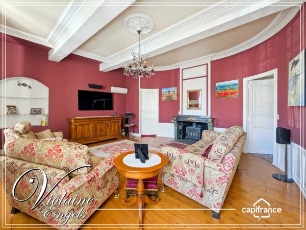 Maison de maître avec tour médiévale et piscine intérieure – Azille (11700)