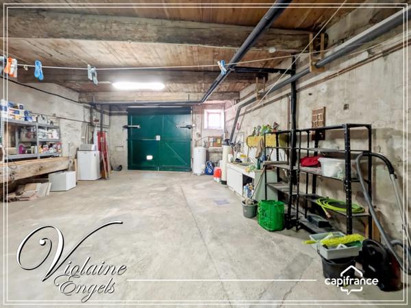 Maison de maître avec tour médiévale et piscine intérieure – Azille (11700)