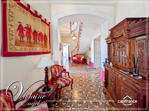 Maison de maître avec tour médiévale et piscine intérieure – Azille (11700)