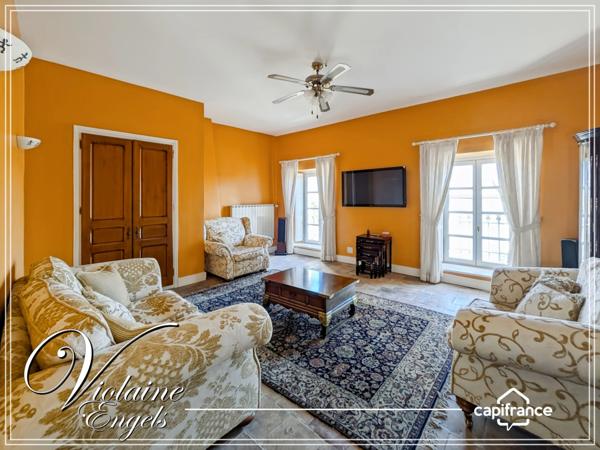 Maison de maître avec tour médiévale et piscine intérieure – Azille (11700)