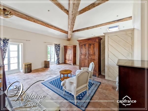 Maison de maître avec tour médiévale et piscine intérieure – Azille (11700)