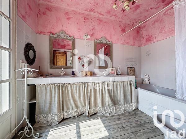 Maison de village 9 pièces de 246 m² à Arreau (65240)