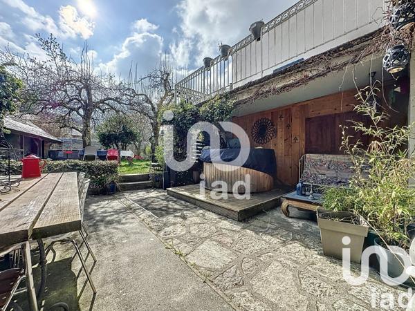 Maison de village 9 pièces de 246 m² à Arreau (65240)