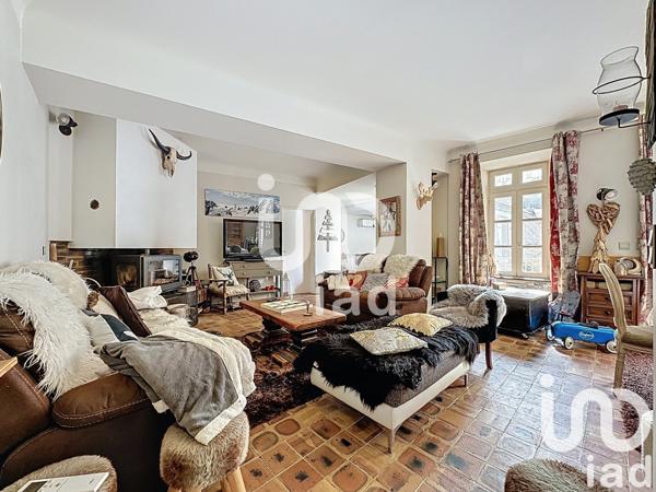 Maison de village 9 pièces de 246 m² à Arreau (65240)