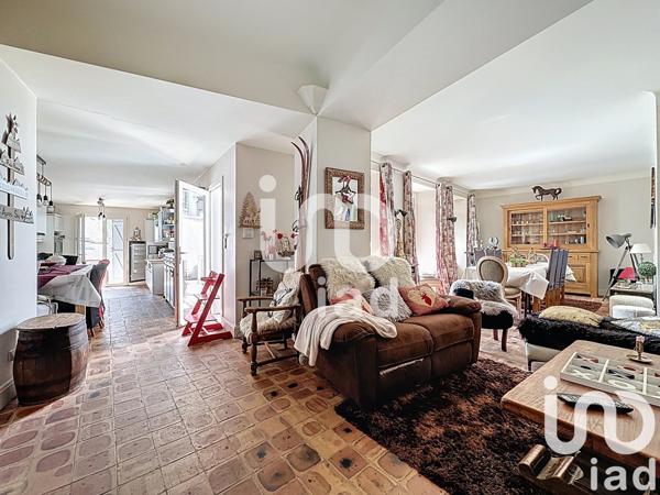 Maison de village 9 pièces de 246 m² à Arreau (65240)