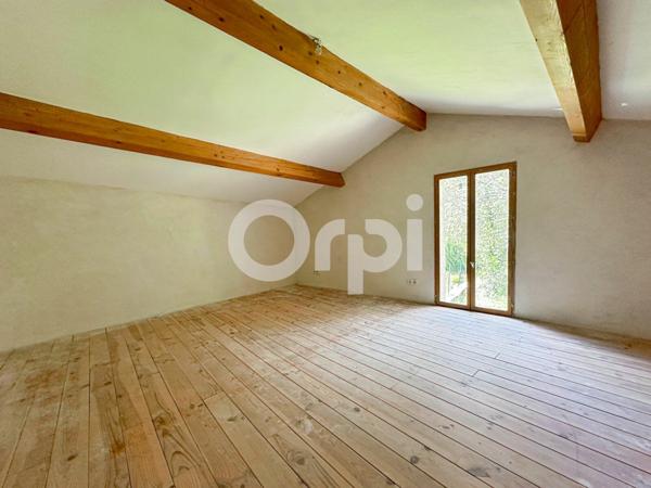 Maison à vendre    2 pièces •  Mayres