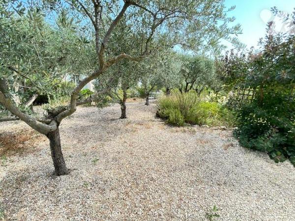 A vendre - Manosque (04) - Alpes de Haute Provence: 
Villa d'env 133,31 m² offrant de beaux vo...