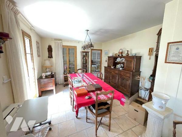 A vendre - Manosque (04) - Alpes de Haute Provence: 
Villa d'env 133,31 m² offrant de beaux vo...