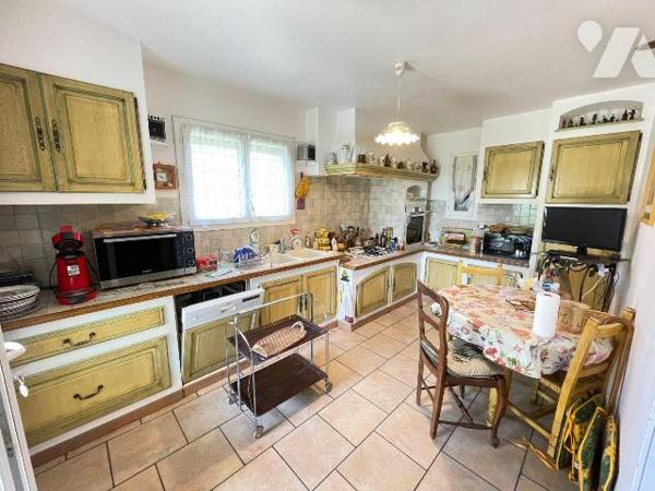 A vendre - Manosque (04) - Alpes de Haute Provence: 
Villa d'env 133,31 m² offrant de beaux vo...