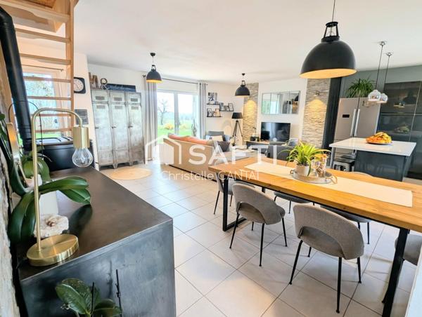 Maison 92 m², 2 chambres, terrasse, dépendances.