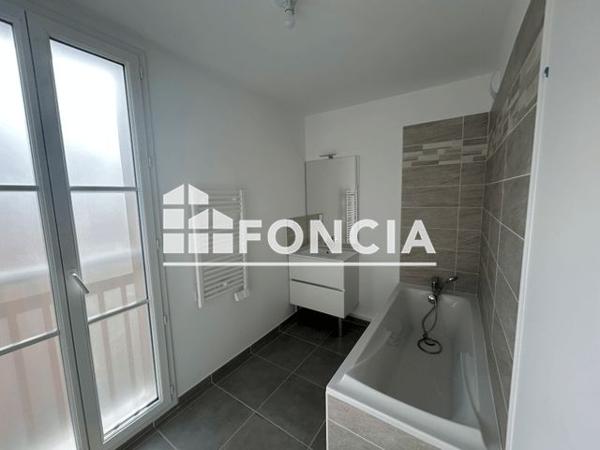 Location Appartement 2 pièces 52.15 m² - AVENUE BARTHELEMY DAGNAN Ollioules 83190