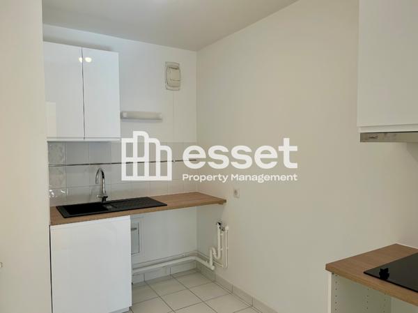 Location Studio 32 m² - Paris 75015