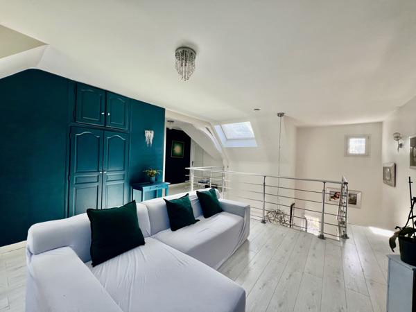 Marcoussis (91460) Propriété d'exception sur la butte de Marcoussis- 2 maisons- Piscine- Terrain boisée de 3279m2