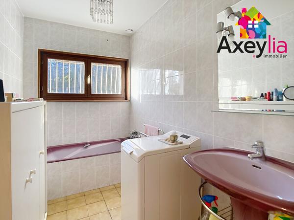 Sevelinges (42460) A VENDRE - SEVELINGES - GROS POTENTIEL - MAISON AVEC 4 CHAMBRES, SOUS-SOL, COMBLES AMÉNAGEABLES ET GRAND TERRA