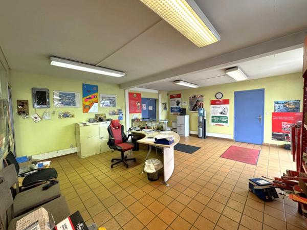 Vente Local industriel 10 pièces 708 m2 à Compiègne