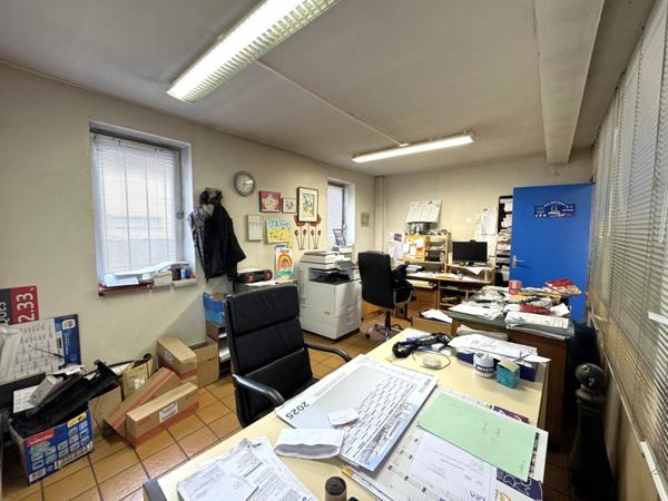 Vente Local industriel 10 pièces 708 m2 à Compiègne