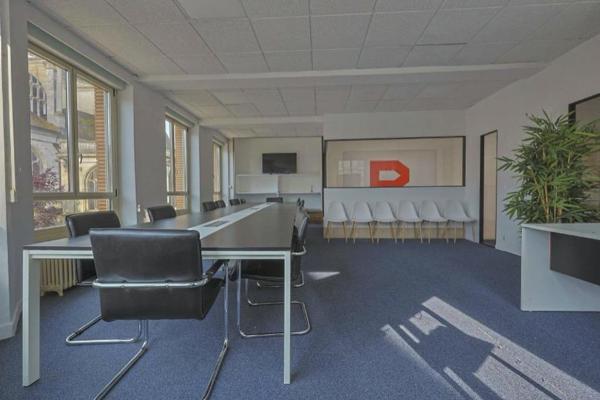 Location / Local Commercial