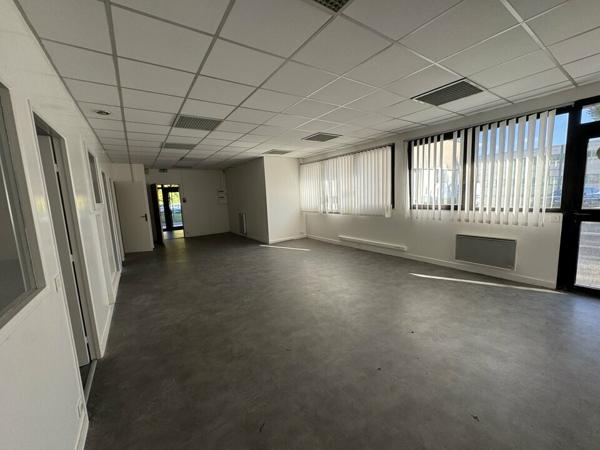 SAINT-AVERTIN LES GRANGES GALAND BUREAUX A LOUER 90 M² RDC PARKING FACILE ECHANGEUR A10