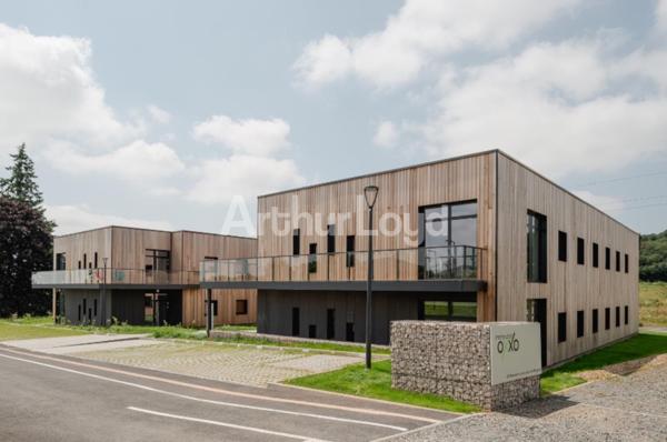 Immeuble de bureaux à louer ou vendre à Arras avec terrasse privative