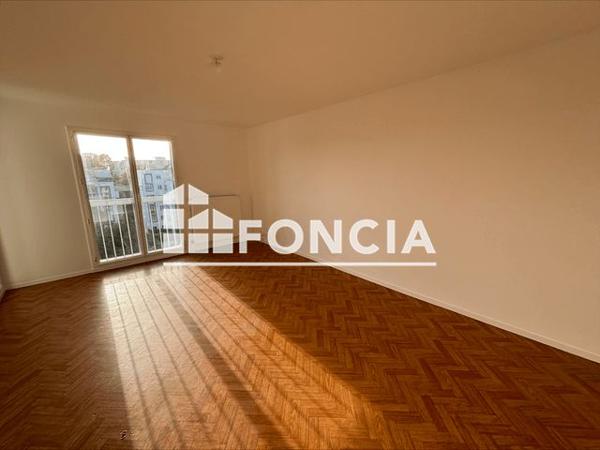 Location Appartement 4 pièces 78.85 m² - 2 RUE D'ANNABA Lorient 56100