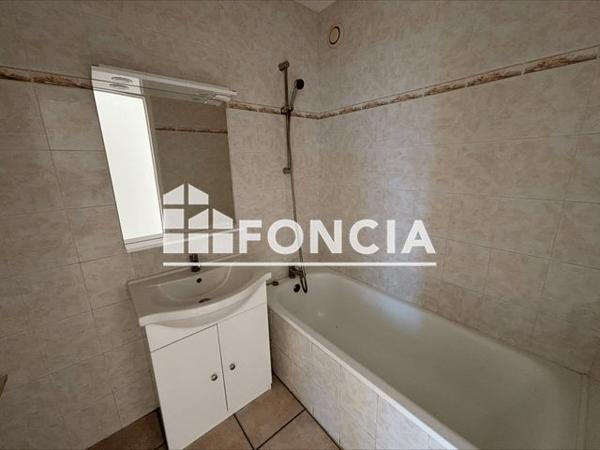 Location Appartement 4 pièces 78.85 m² - 2 RUE D'ANNABA Lorient 56100