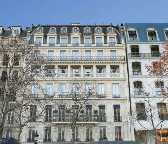 Bureaux à louer à PARIS 75008