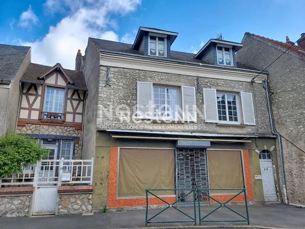 Maison Pussay 3 pièce(s) avec sous-sol et local commercial
