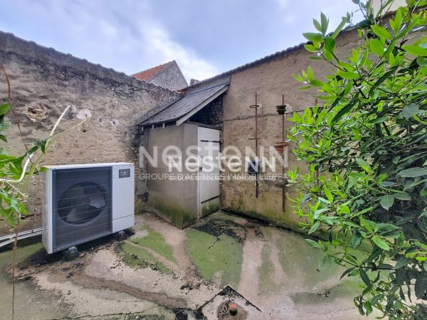 Maison Pussay 3 pièce(s) avec sous-sol et local commercial