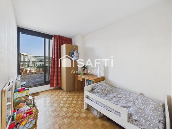 Duplex lumineux avec vue dégagée, terrasses et 4 chambres aux portes de Paris