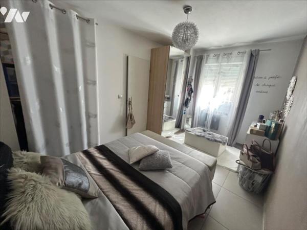 Maison de plain pied de type 5 + combles aménagés et jardin à Berre L'étang