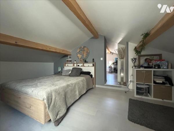 Maison de plain pied de type 5 + combles aménagés et jardin à Berre L'étang